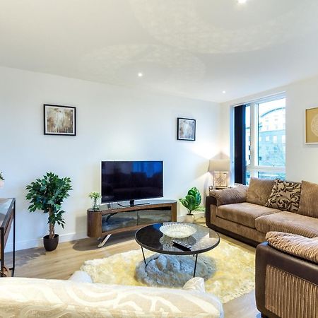 2 Bed Property Close To Heathrow Airport Hounslow Zewnętrze zdjęcie