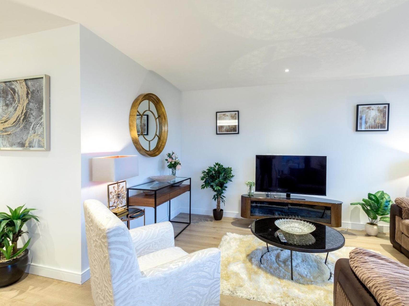 2 Bed Property Close To Heathrow Airport Hounslow Zewnętrze zdjęcie