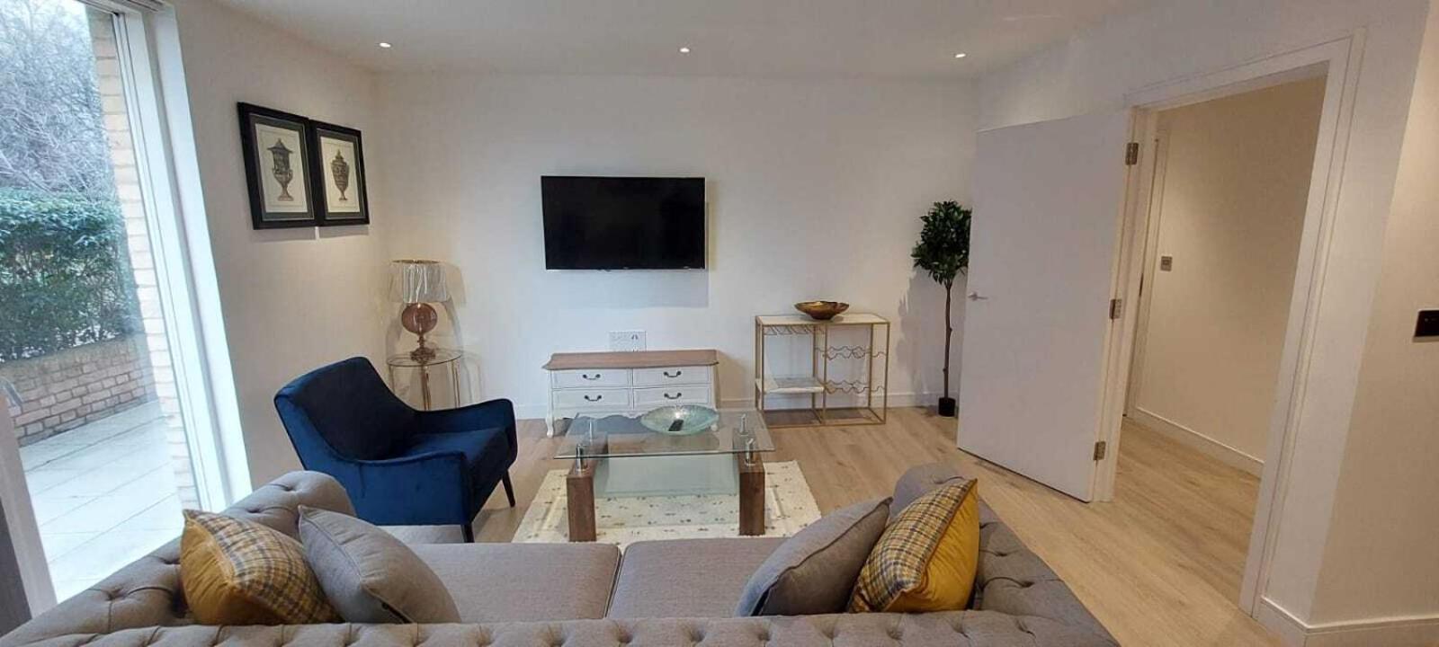 2 Bed Property Close To Heathrow Airport Hounslow Zewnętrze zdjęcie