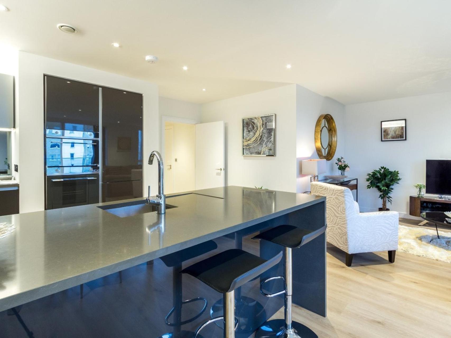 2 Bed Property Close To Heathrow Airport Hounslow Zewnętrze zdjęcie