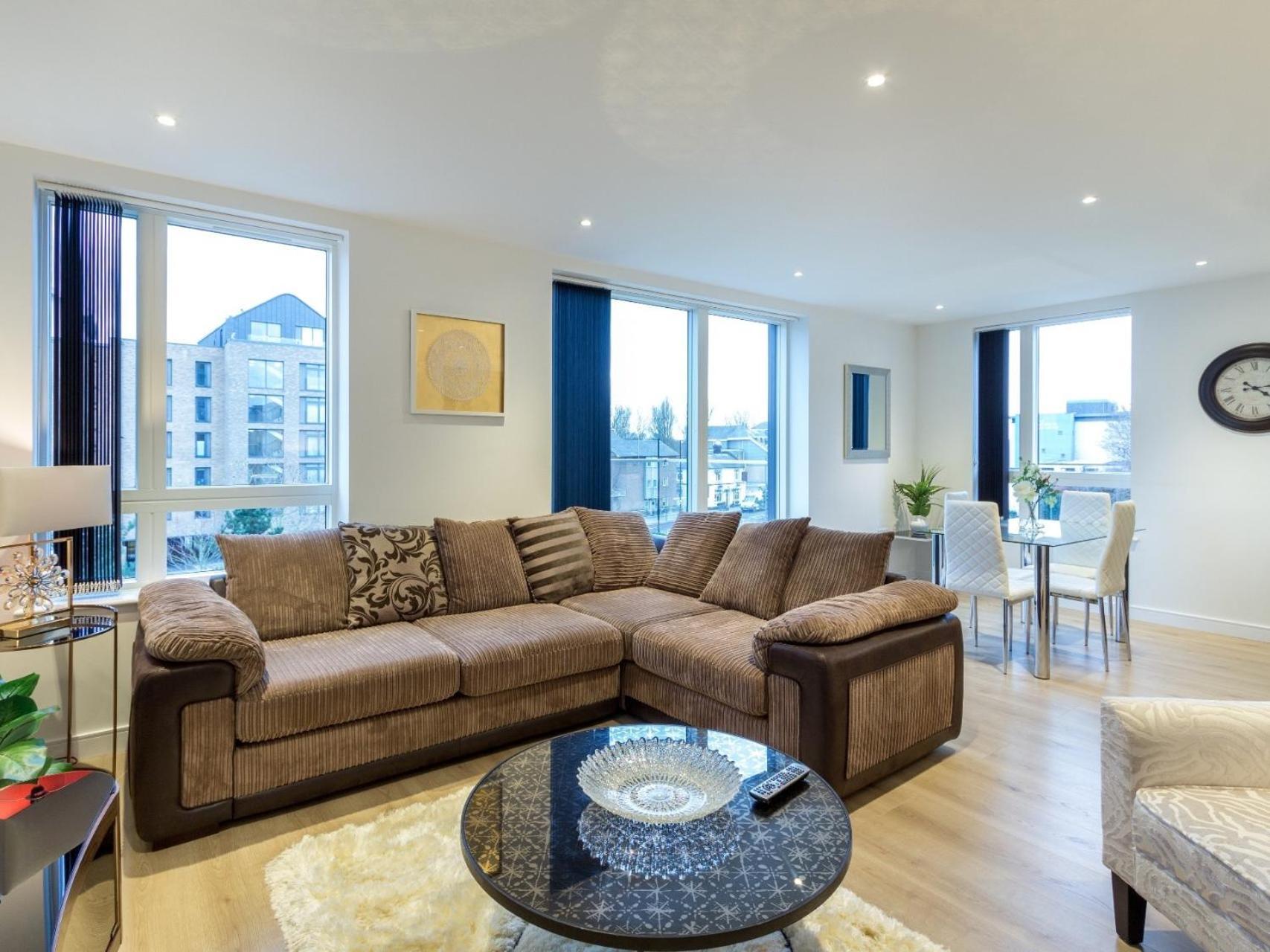 2 Bed Property Close To Heathrow Airport Hounslow Zewnętrze zdjęcie