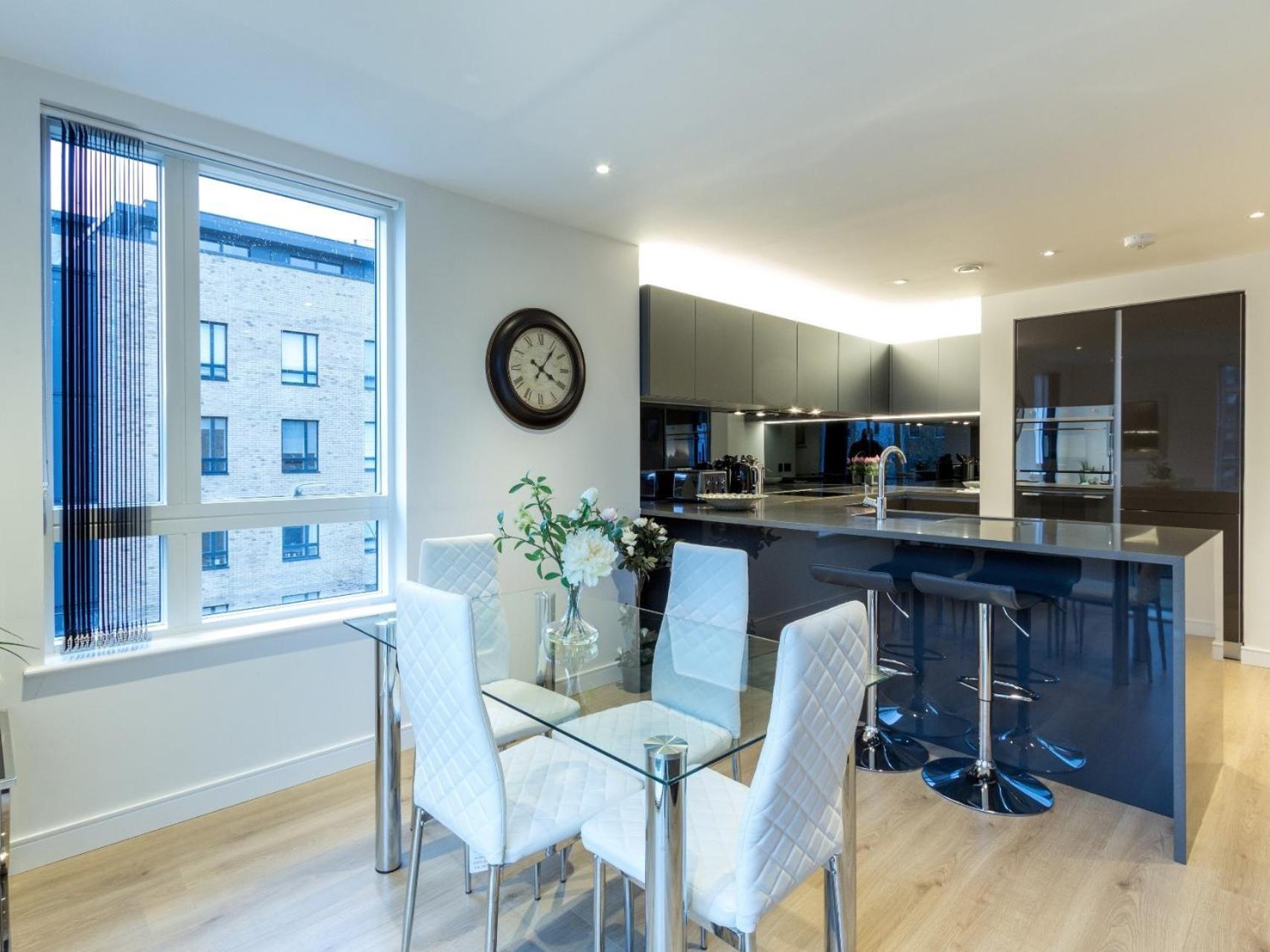 2 Bed Property Close To Heathrow Airport Hounslow Zewnętrze zdjęcie